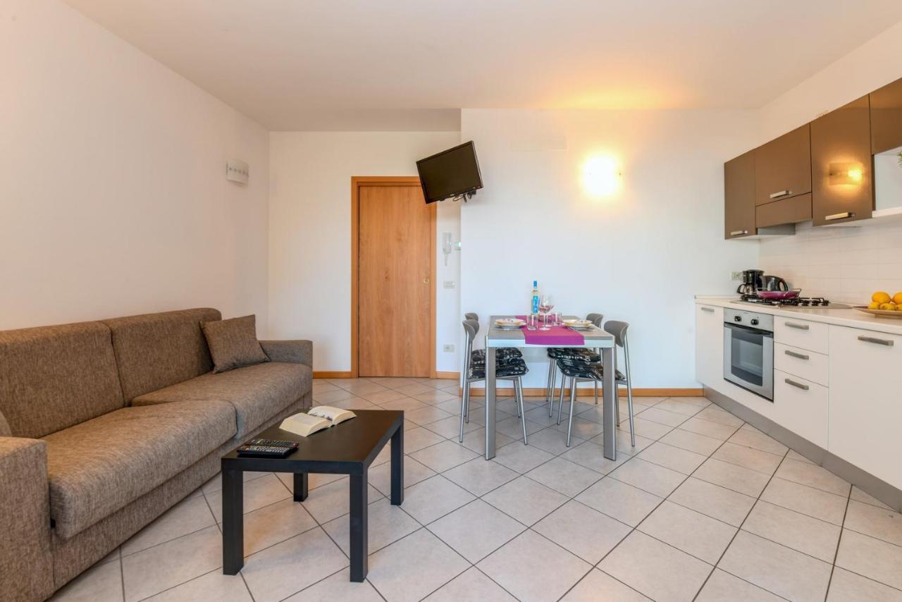 6 Happiness Appartement Toscolano Maderno Buitenkant foto